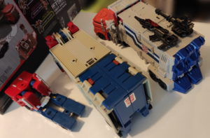 Ultimativer Vergleich Transformers Powermaster Optimus Prime 1984 vs 2018