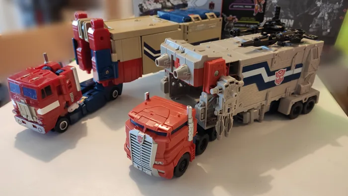 Ultimativer Vergleich Transformers Powermaster Optimus Prime 1984 vs 2018